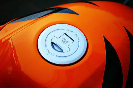 Honda Megapro dengan Grafis Repsol Honda MotoGP t