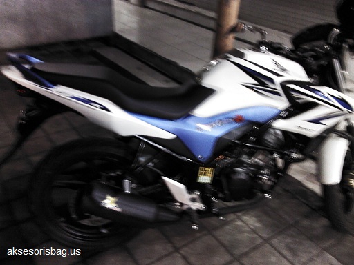 Kustomisasi Ringan Honda CB150R StreetFire