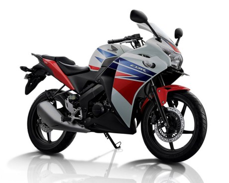 Galeri Warna dan Striping Terbaru Honda CBR150R tahun 2013 t